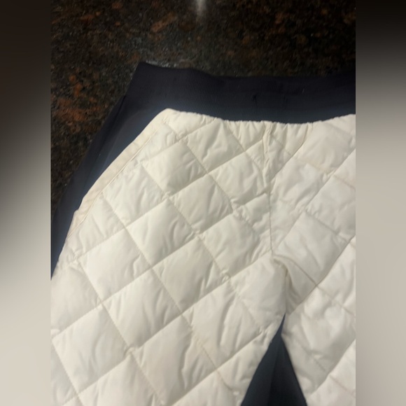 Alo Airbrush high waist winter moto puffer pant ivory/black - Picture 7 of 12